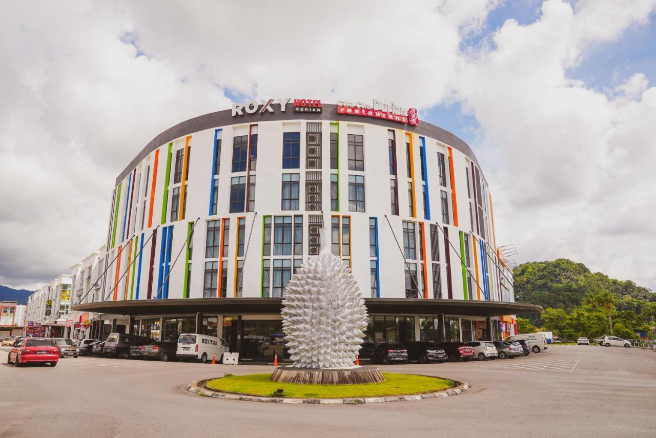Roxy Hotel Serian Exterior foto